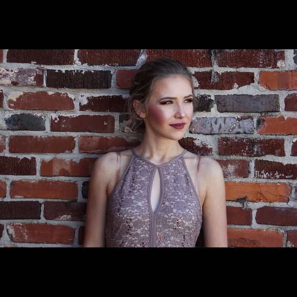 Keyhole Tie Back Halter Dress with Lace - Picture 2 of 2